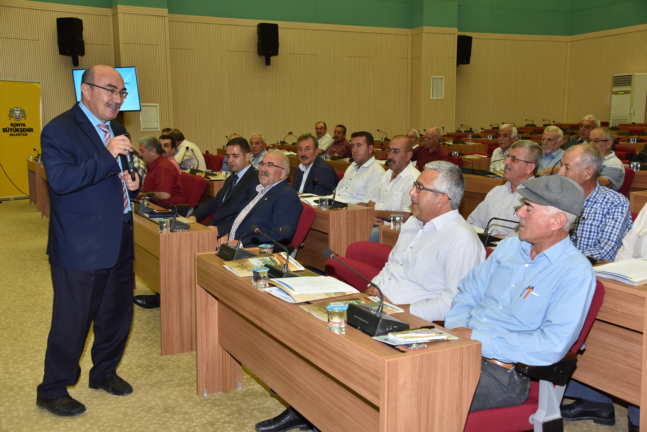 Muhtarları Belediyelerin Mahallelerdeki Gönüllüsü Olarak Görüyoruz