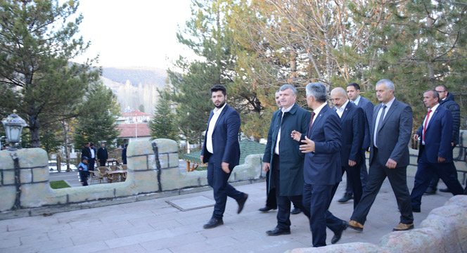 Dünyaca Ünlü Kalp Cerrahı Mustafa Öz'ün İsmi Bu Parkta Yaşatılacak