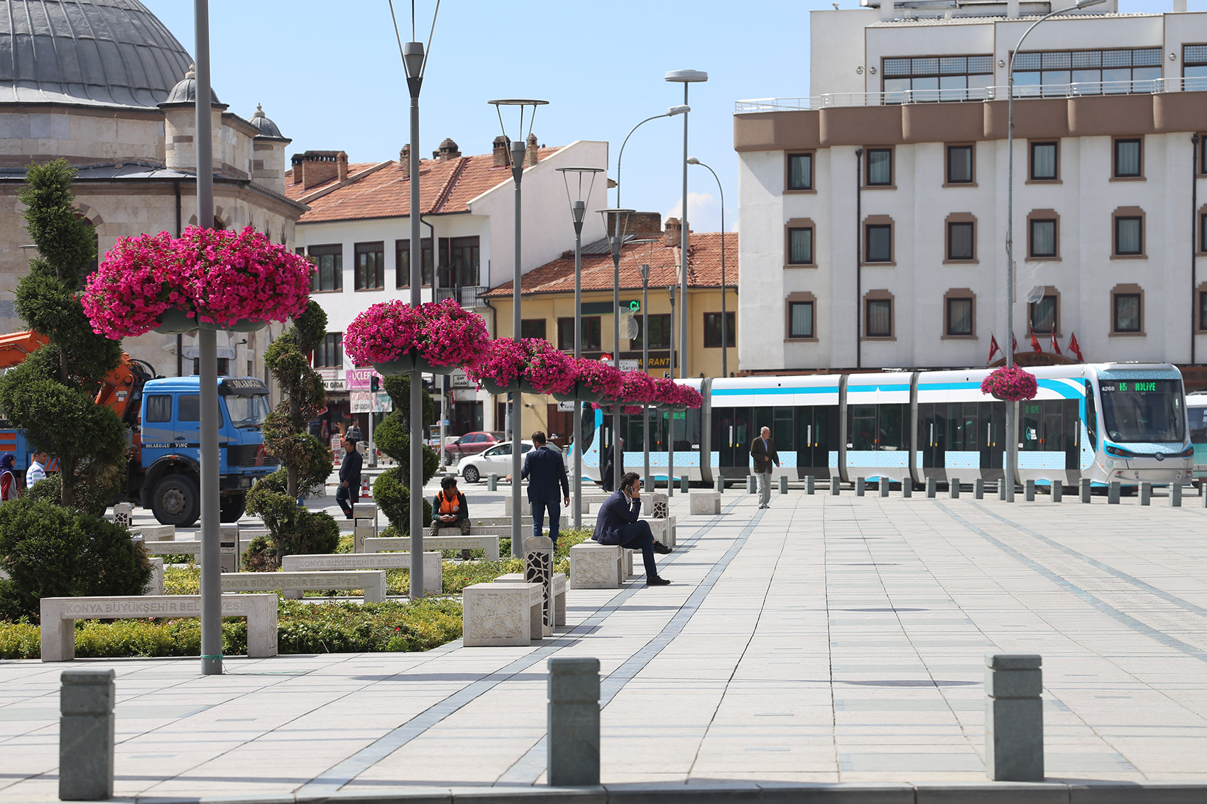 Konya'nın Caddeleri Çiçek Açtı