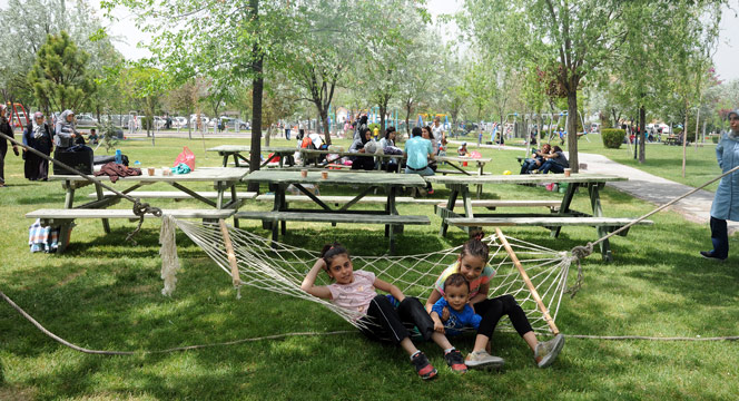 Konyalılar Hafta Sonları Parklara Akın Ediyor