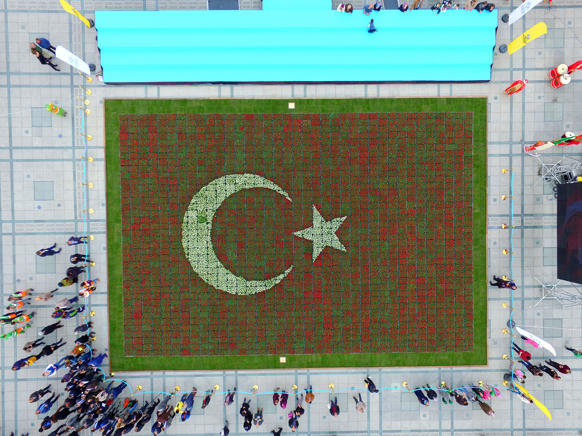 Konya, Cumhurbaşkanı Erdoğan'ı Türk Bayrağı Rekoru İle Karşılıyor