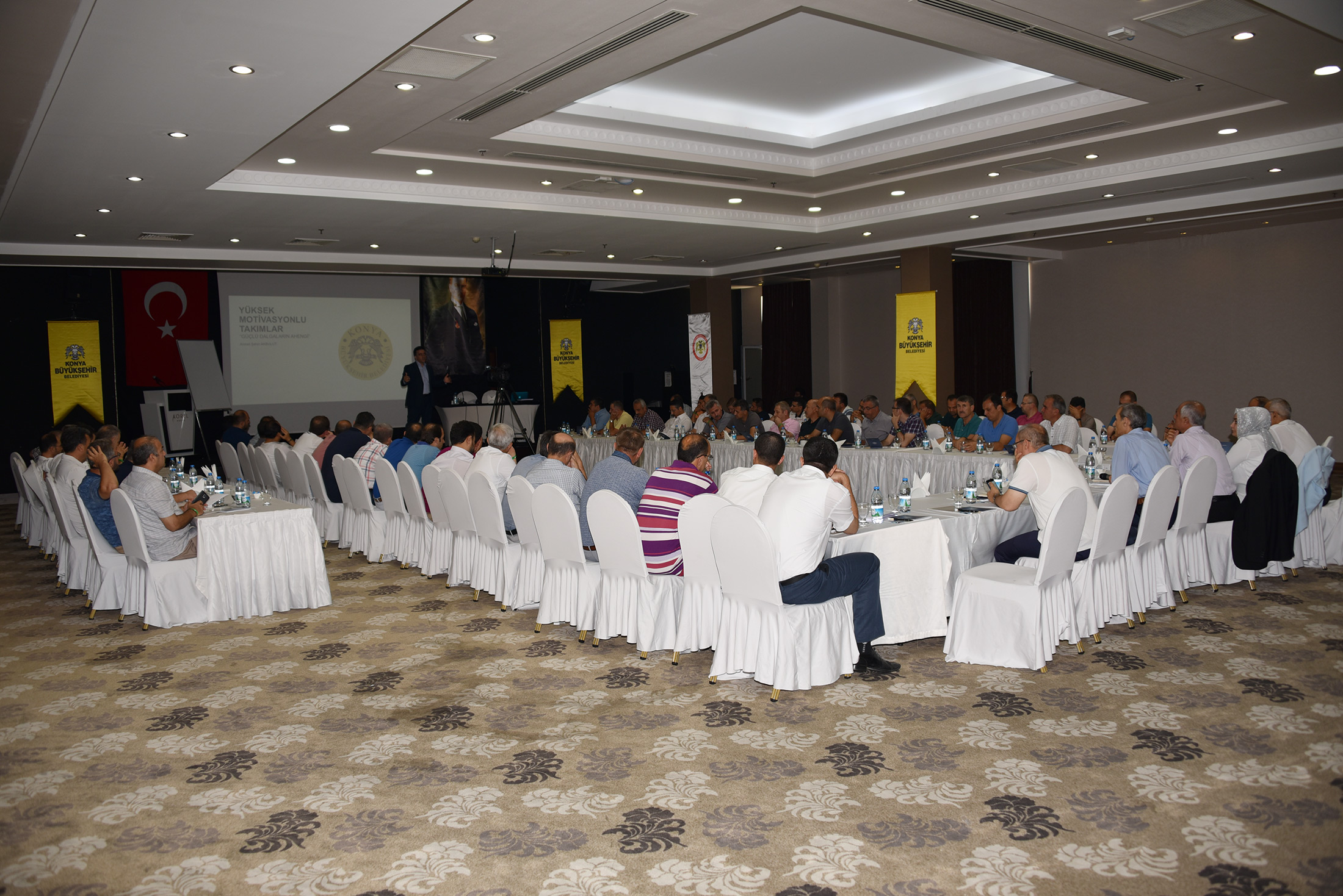 Büyükşehir'den Şube Müdürlerine Eğitim Semineri