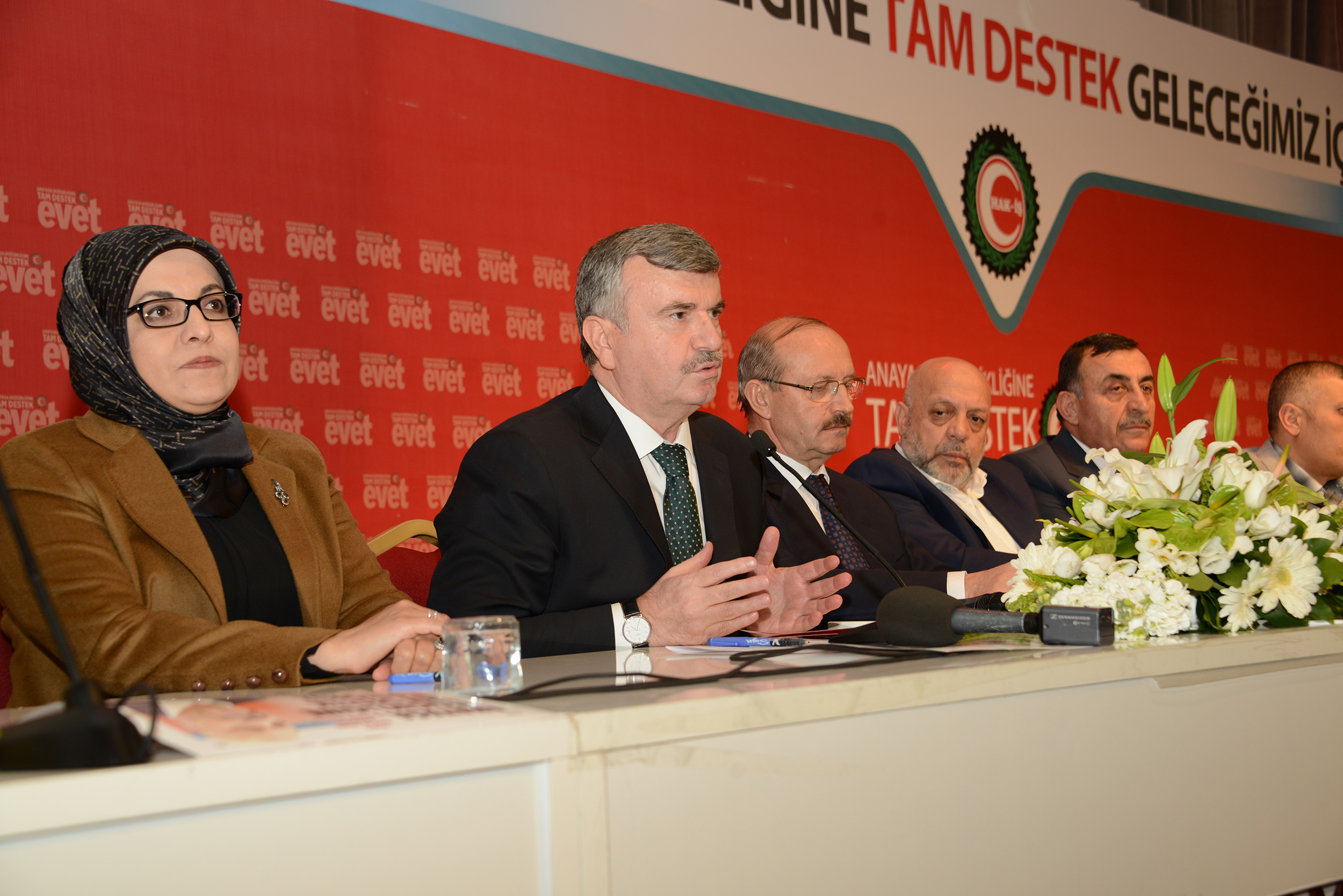 Belediye İşçilerinin Sözleşme Sevinci