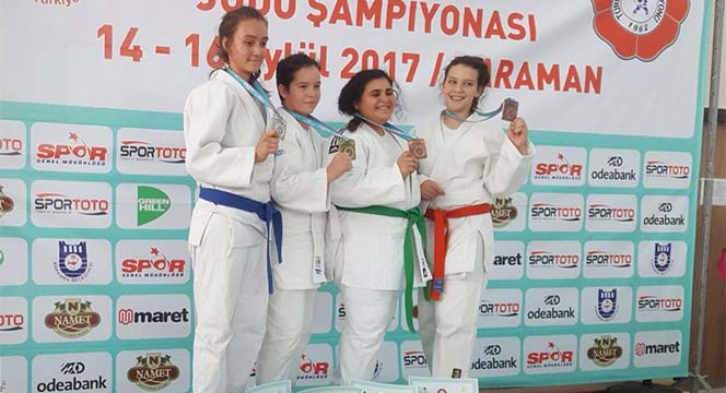 Judo'da Minikler Madalyaları Topladı