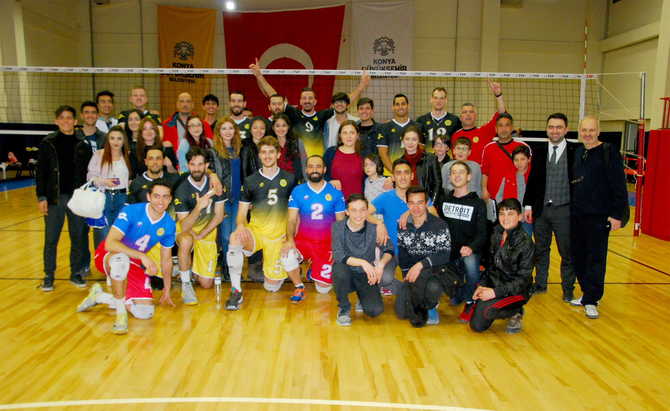 Voleybol Takımımız Kendi Evinde Galip