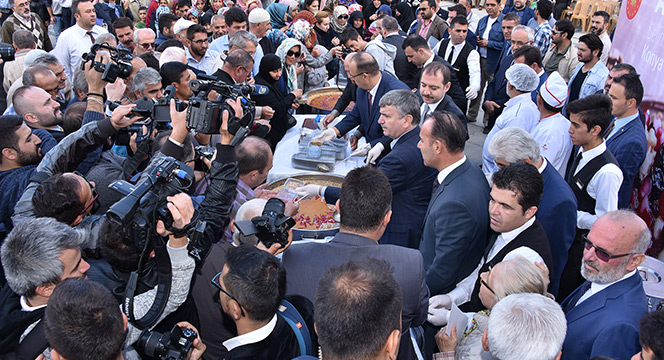 Cumhurbaşkanımız Himayesinde Konya'da Aşure Dağıtıldı