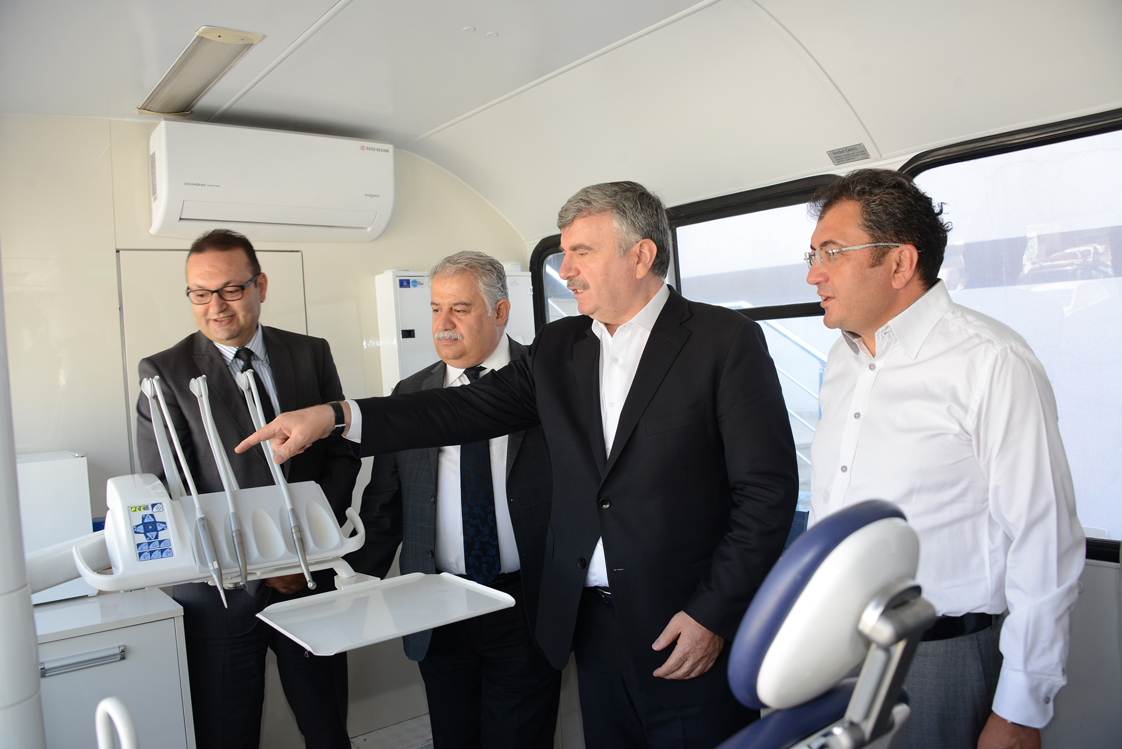 NEÜ Gezici Ağız ve Diş Sağlığı Kliniği Hizmete Başladı