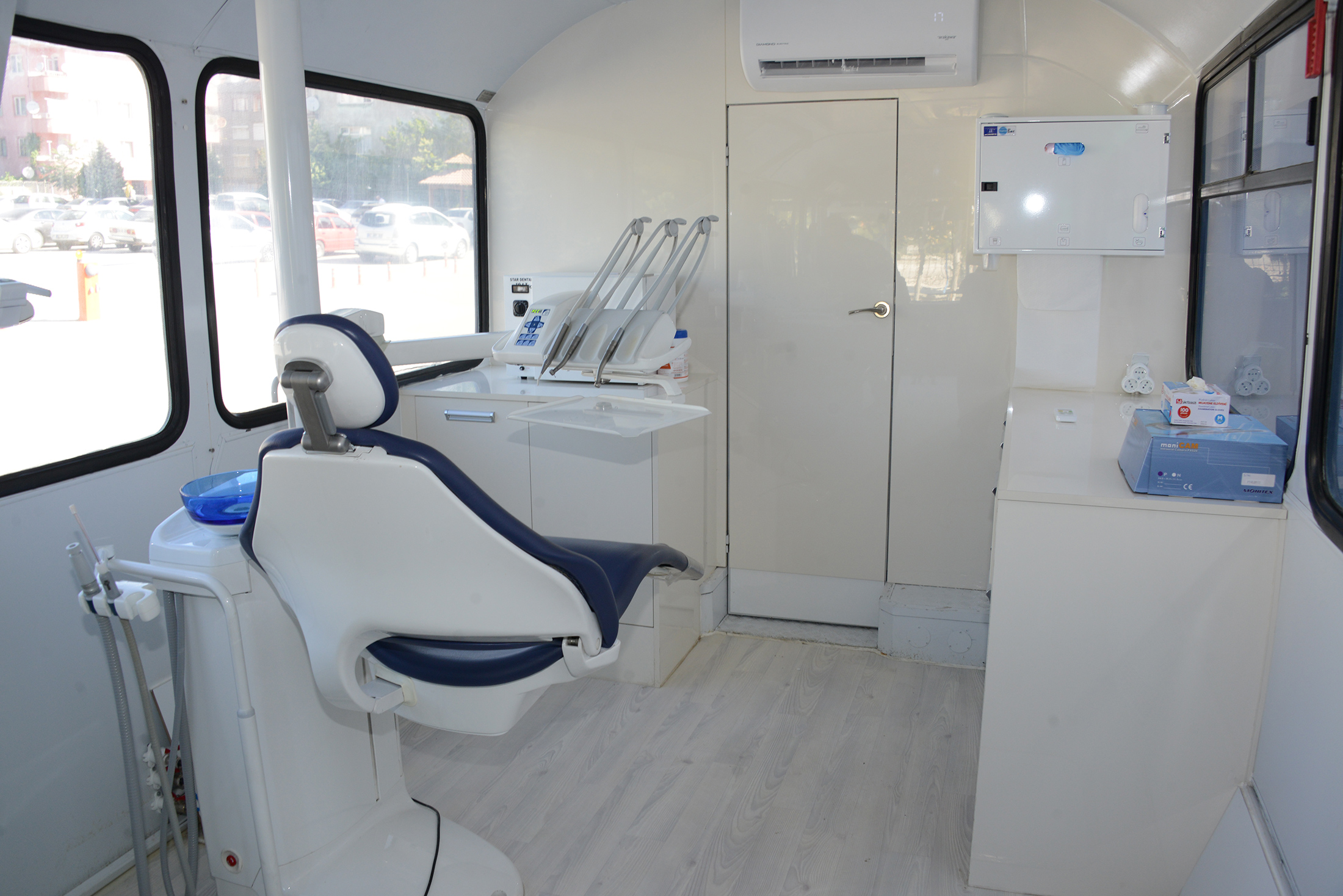 NEÜ Gezici Ağız ve Diş Sağlığı Kliniği Hizmete Başladı