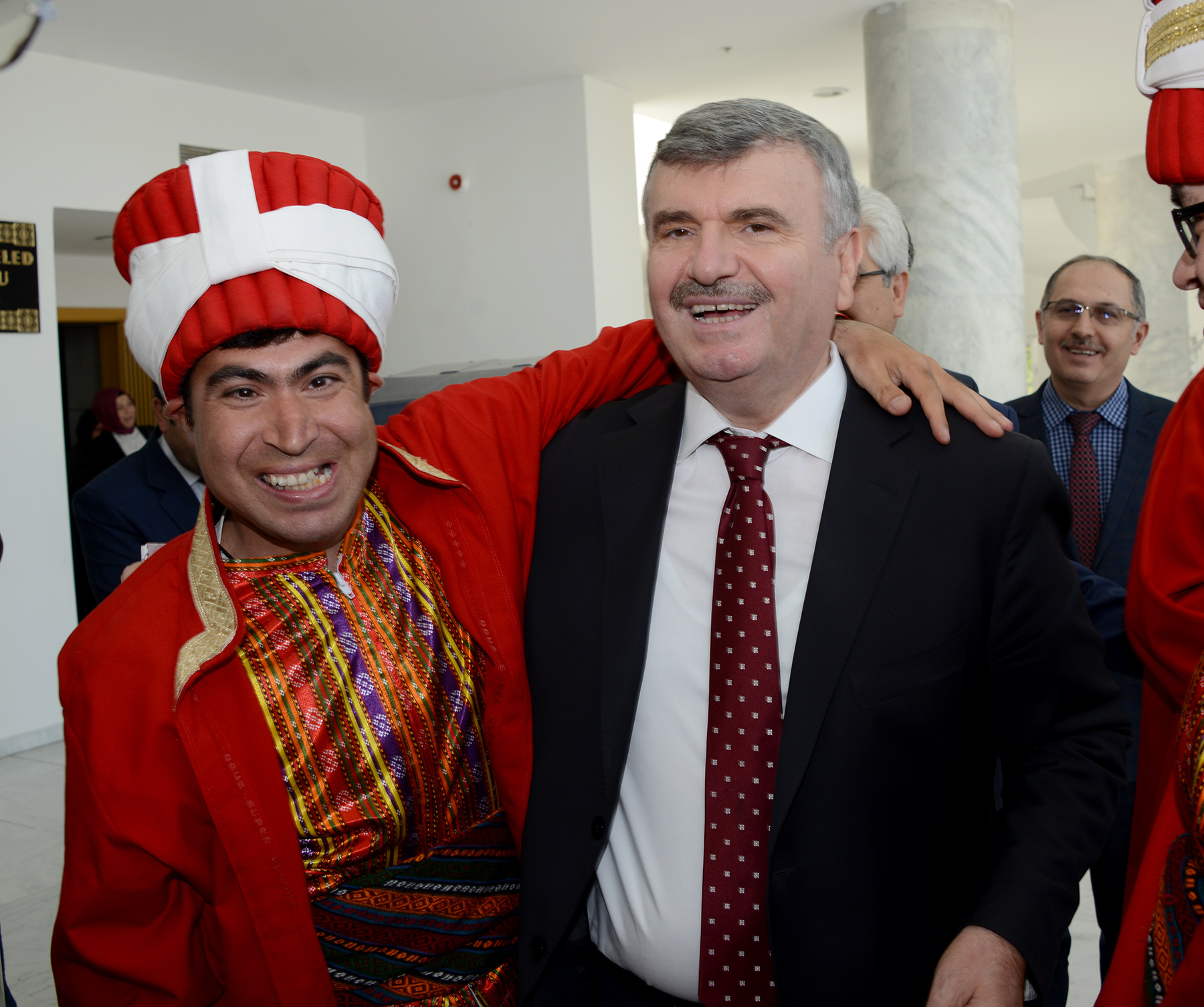 Zihinlerdeki Engelleri Kaldırmak İçin Çalışmalıyız