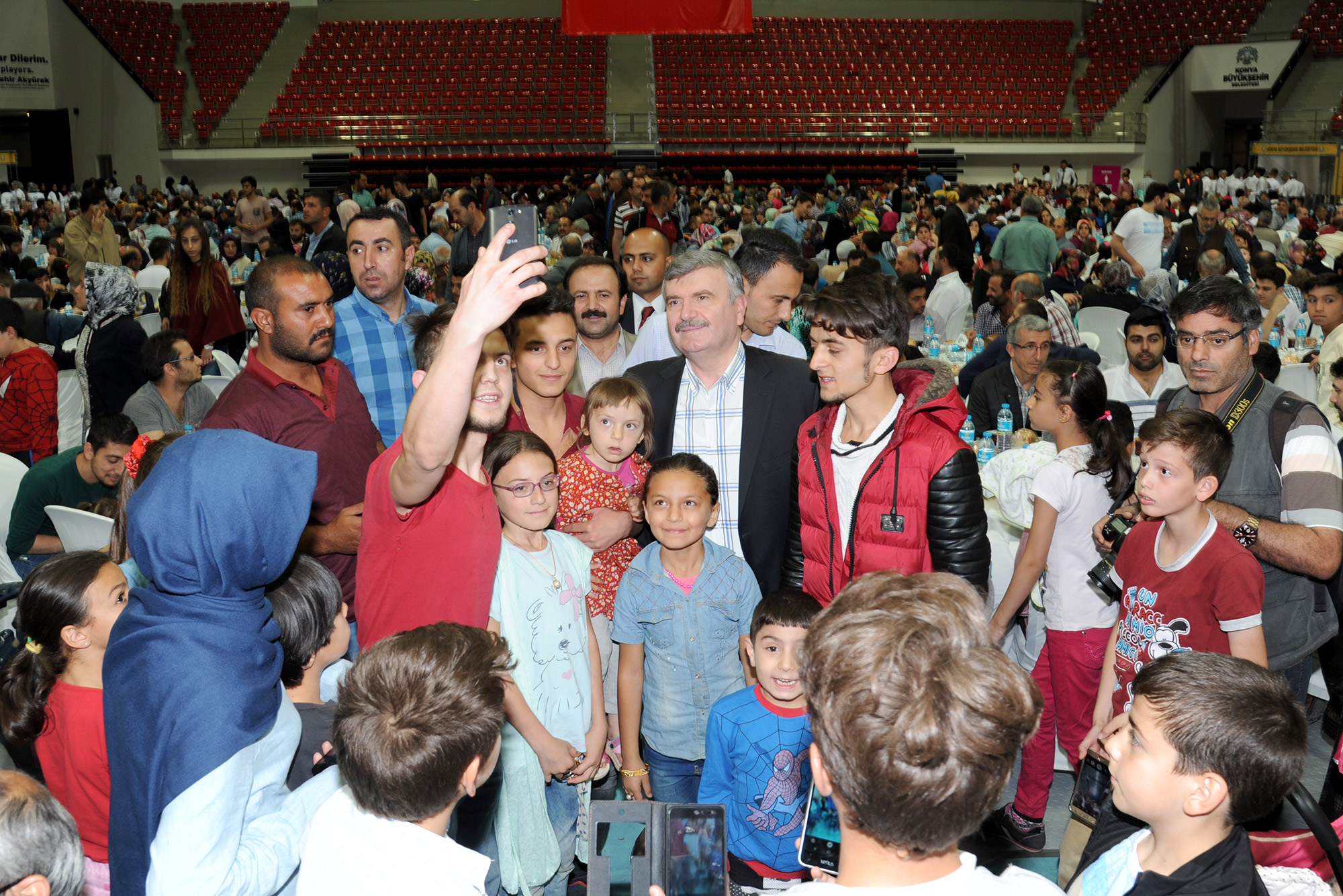 Esnaf Odalarından Başkan Akyürek'e Ahi Sancağı