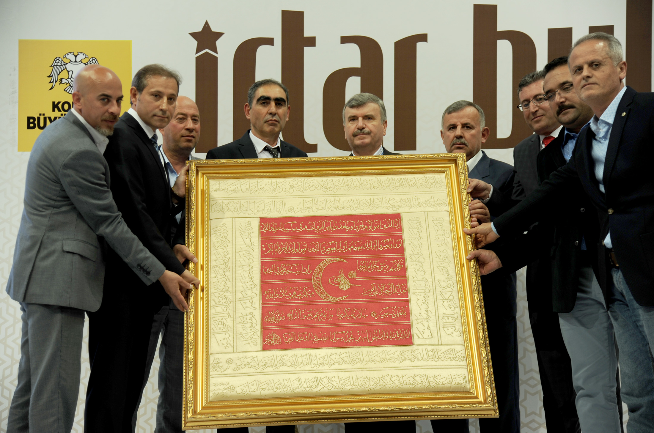 Esnaf Odalarından Başkan Akyürek'e Ahi Sancağı