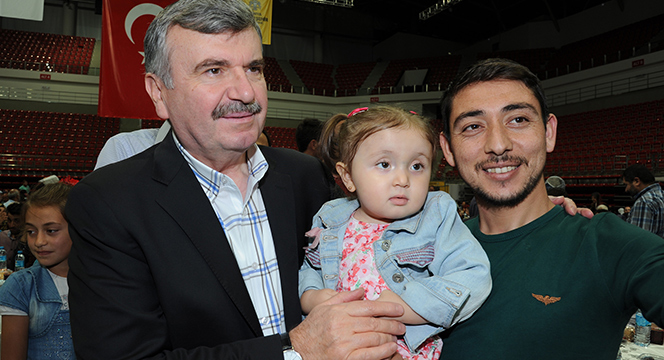 Esnaf Odalarından Başkan Akyürek'e Ahi Sancağı
