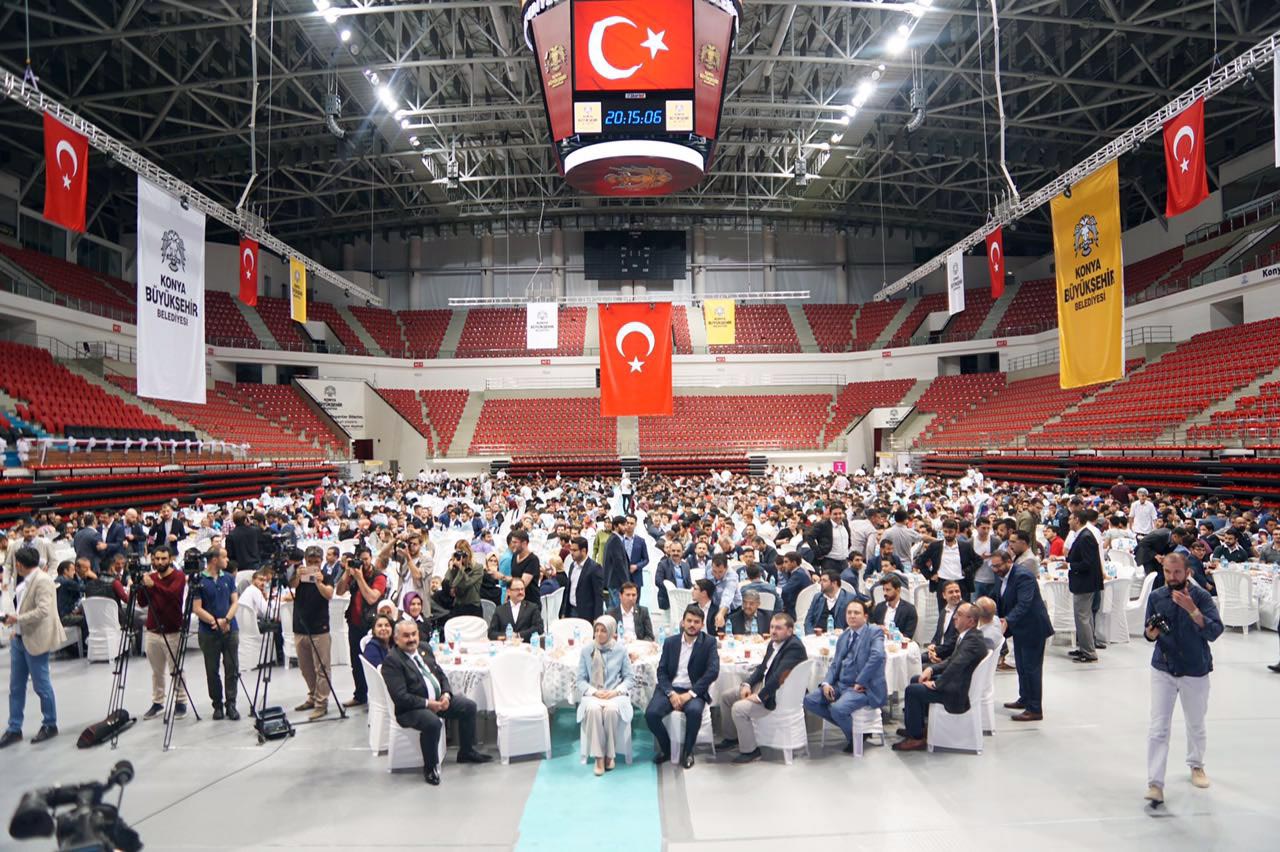 Başkan Akyürek, İftarda Gençlerle Buluştu