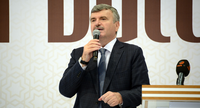 Başkan Akyürek, İftarda Gençlerle Buluştu