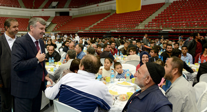 'İslam Dünyasını Zulümlerden Elbet Kurtaracağız'