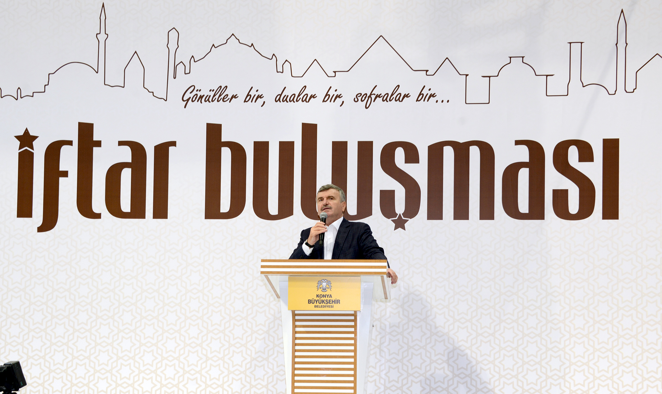 Başkan Akyürek, Esnaf Odalarının Üyeleri ile İftarlarda Buluşuyor