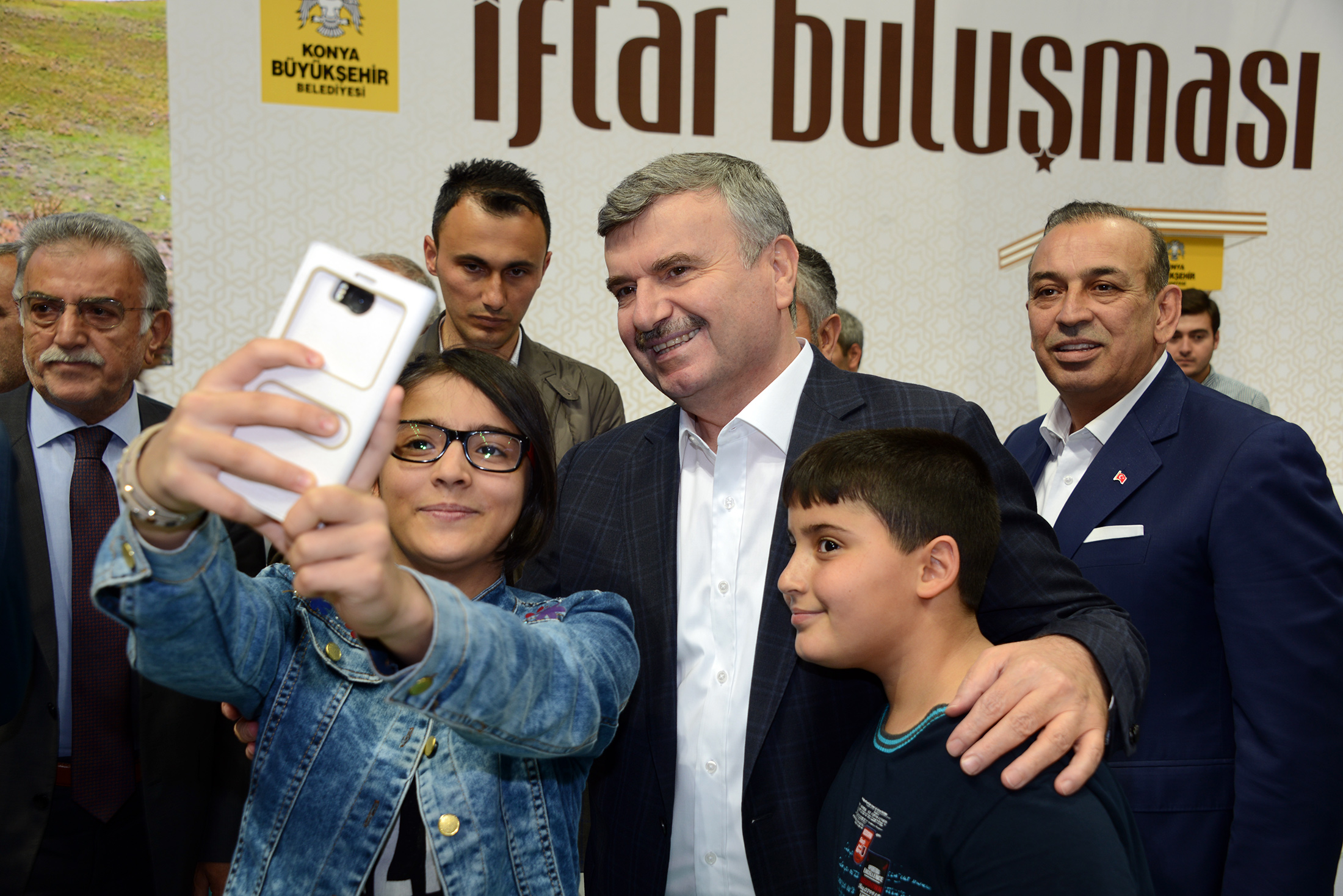 Başkan Akyürek, Esnaf Odalarının Üyeleri ile İftarlarda Buluşuyor