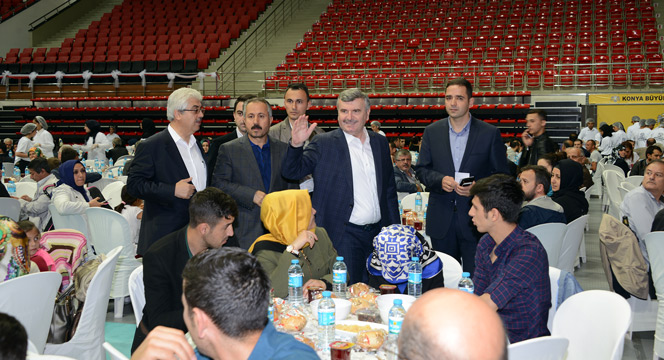 Başkan Akyürek, Esnaf Odalarının Üyeleri ile İftarlarda Buluşuyor