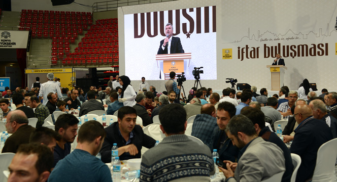 Başkan Akyürek, Esnaf Odalarının Üyeleri ile İftarlarda Buluşuyor