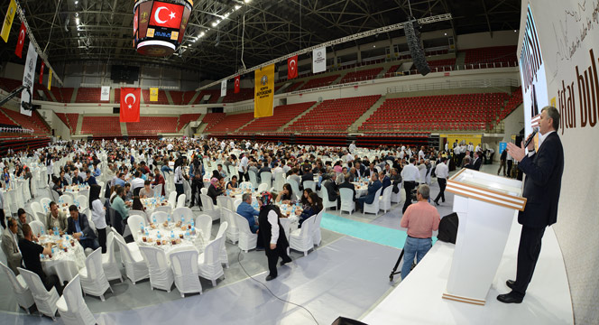 Başkan Akyürek, Esnaf Odalarının Üyeleri ile İftarlarda Buluşuyor