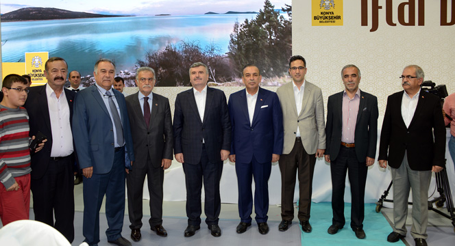 Başkan Akyürek, Esnaf Odalarının Üyeleri ile İftarlarda Buluşuyor