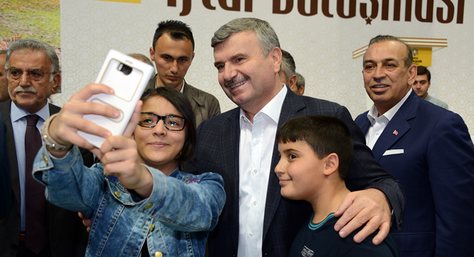 Başkan Akyürek, Esnaf Odalarının Üyeleri ile İftarlarda Buluşuyor