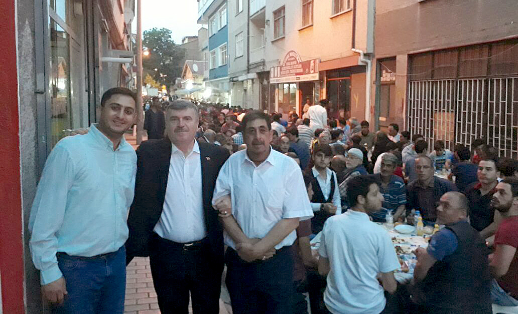 Başkan Akyürek Toplumun Farklı Kesimleri İle İftarlarda Buluşuyor