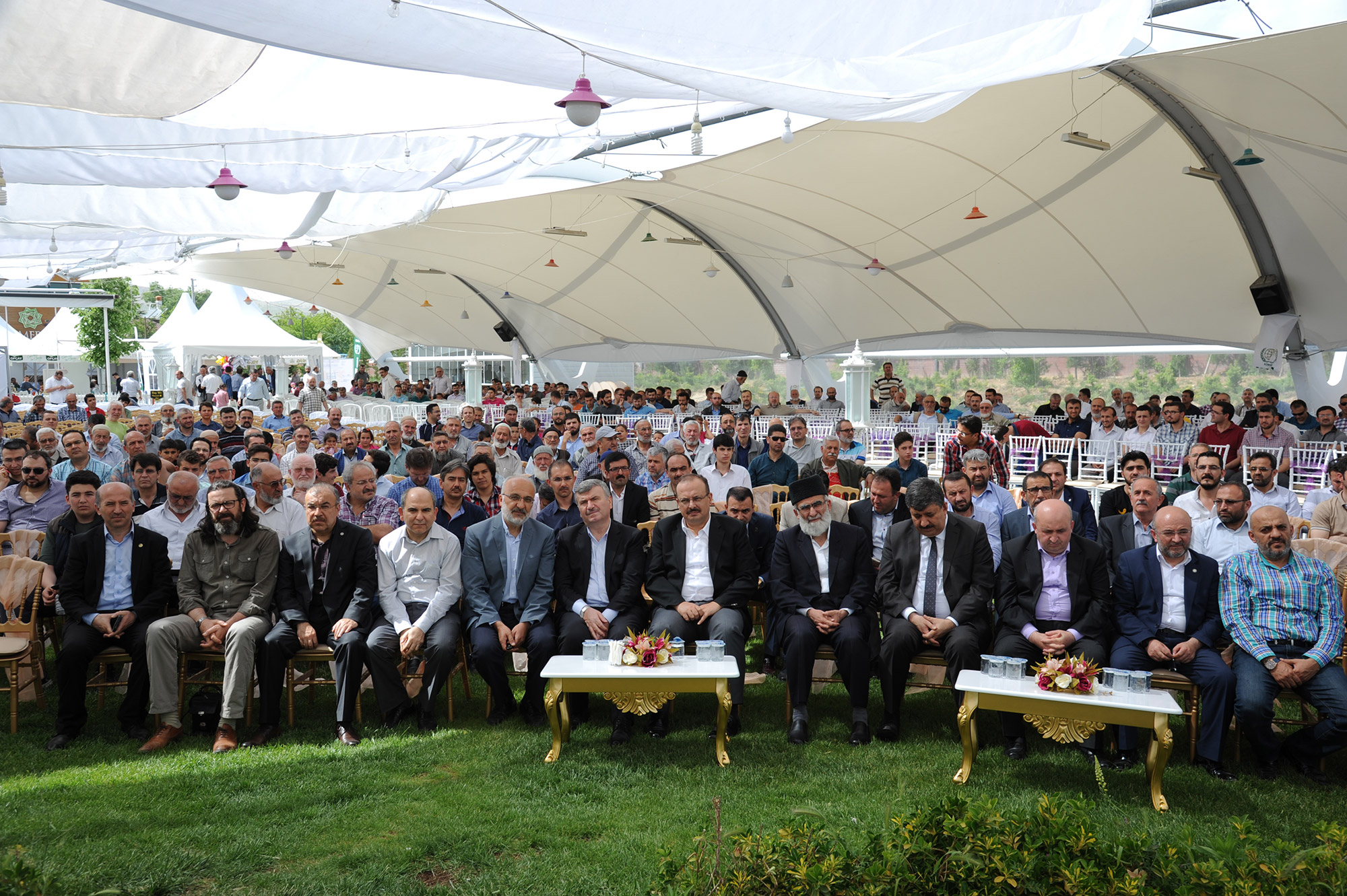 'Ne Mutlu Yetimlere ve Öksüzlere Sahip Çıkanlara'