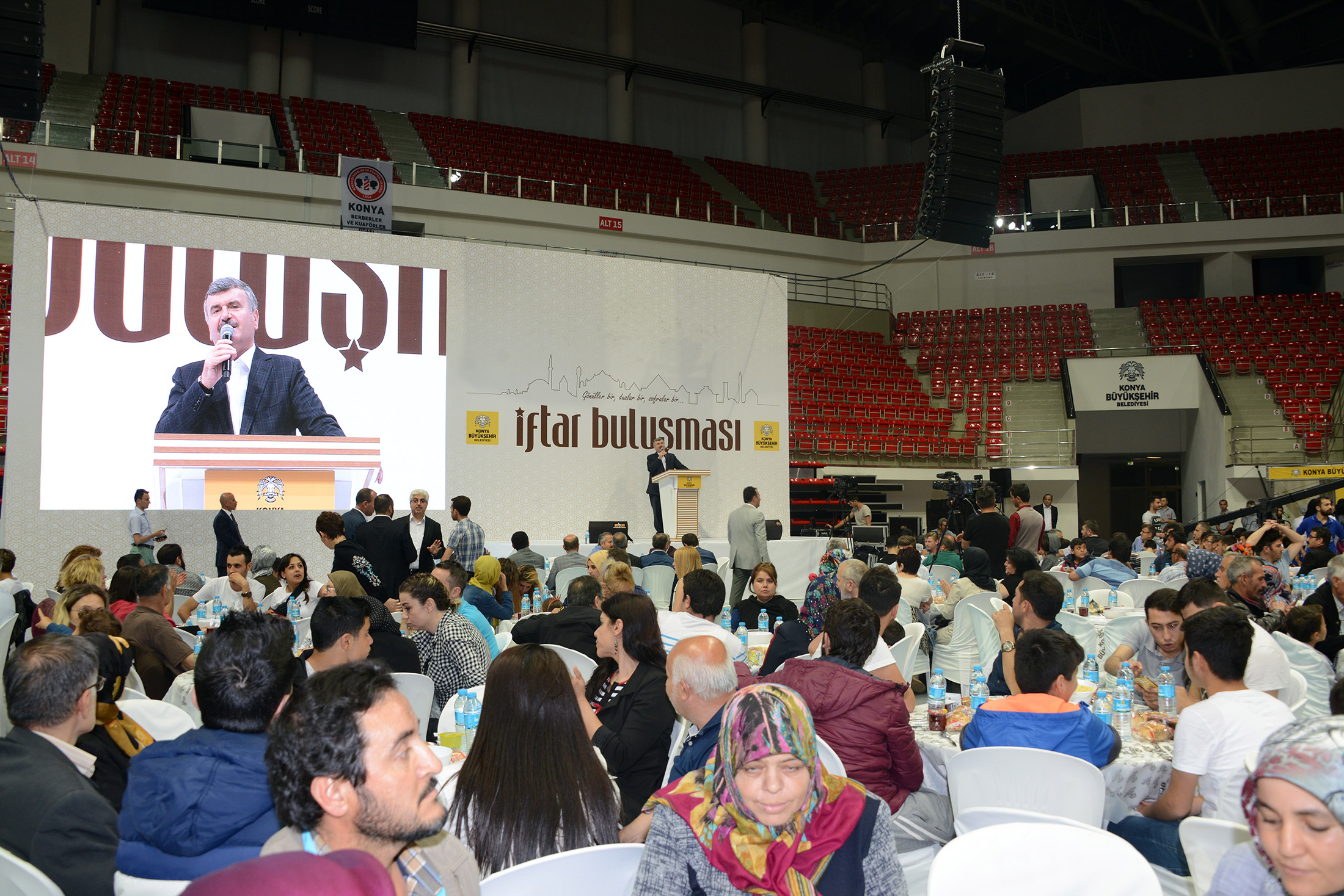 Berber ve Kuaför Esnafı Büyükşehir'in İftarında Buluştu 
