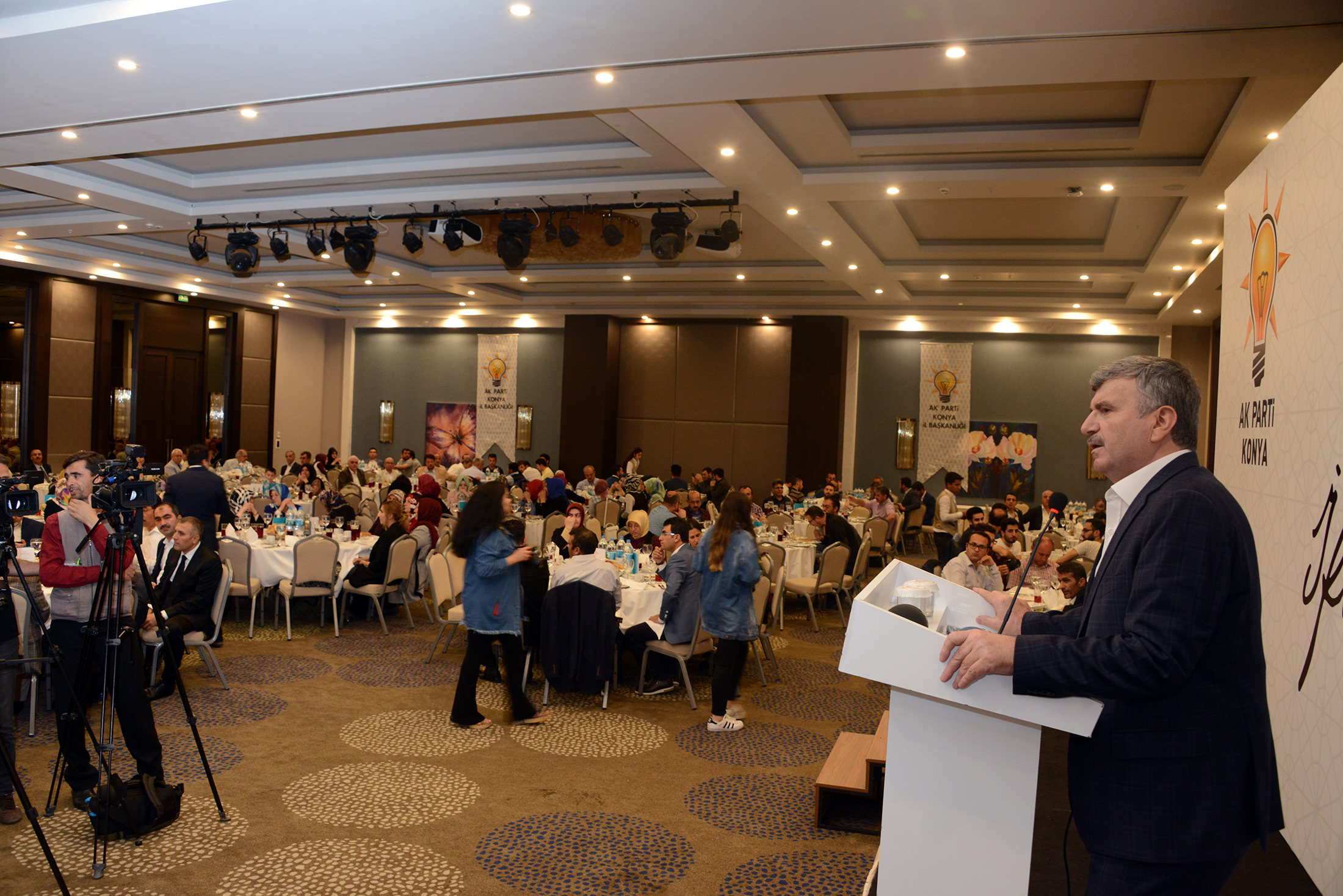 Berber ve Kuaför Esnafı Büyükşehir'in İftarında Buluştu 