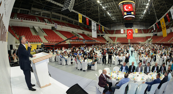 Berber ve Kuaför Esnafı Büyükşehir'in İftarında Buluştu 