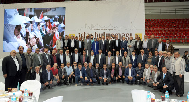 Başkan Akyürek Muhtarlarla İftarda Buluştu