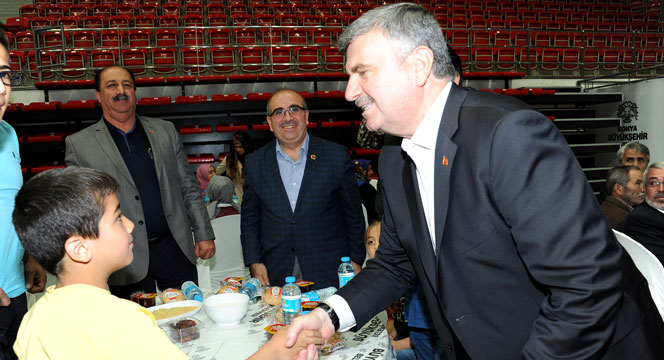 Başkan Akyürek Muhtarlarla İftarda Buluştu