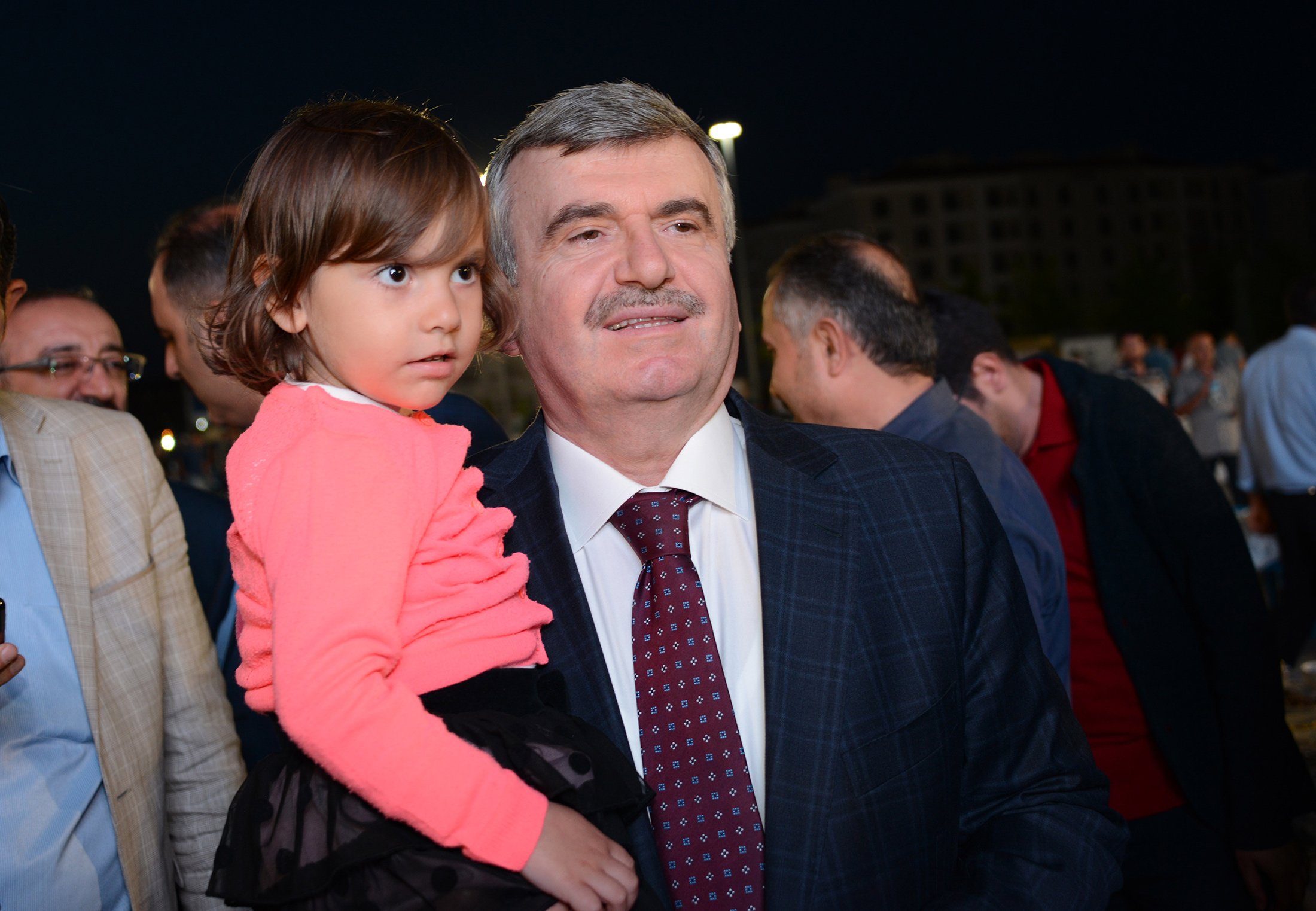 Bütün Yatırımlarda Çalışanlarımızın Alın Teri Var