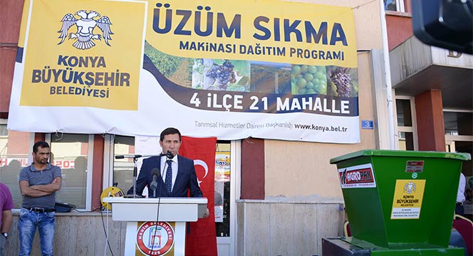 Büyükşehir\'den Üzüm Üreticisine Üzüm Sıkma Makinesi