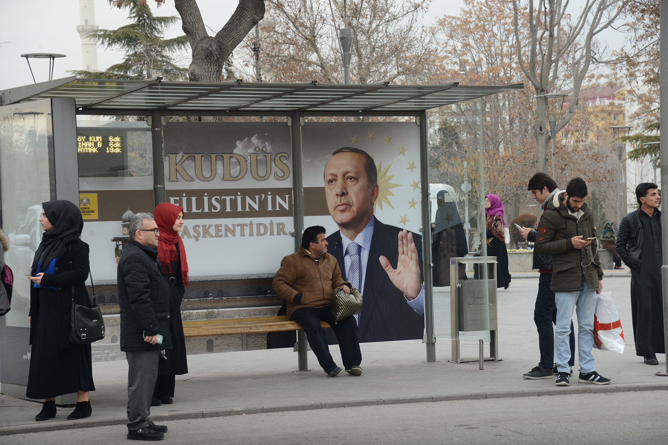 Büyükşehir'den 'Kudüs Filistin'in Başkentidir' Temalı Otobüs Durağı
