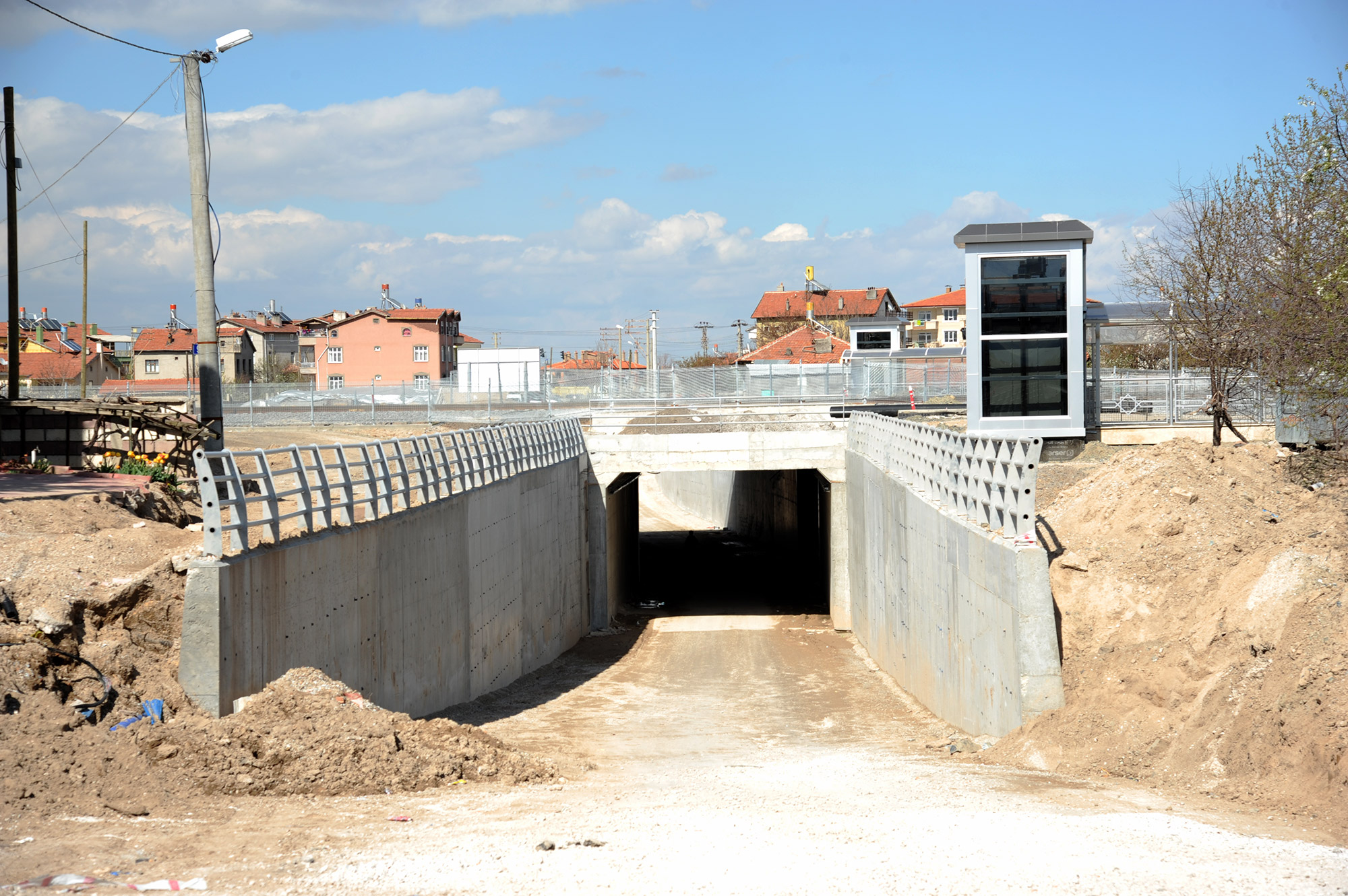 Hızlı Tren Hattına 4 Adet Araç Alt Geçidi Yapılıyor