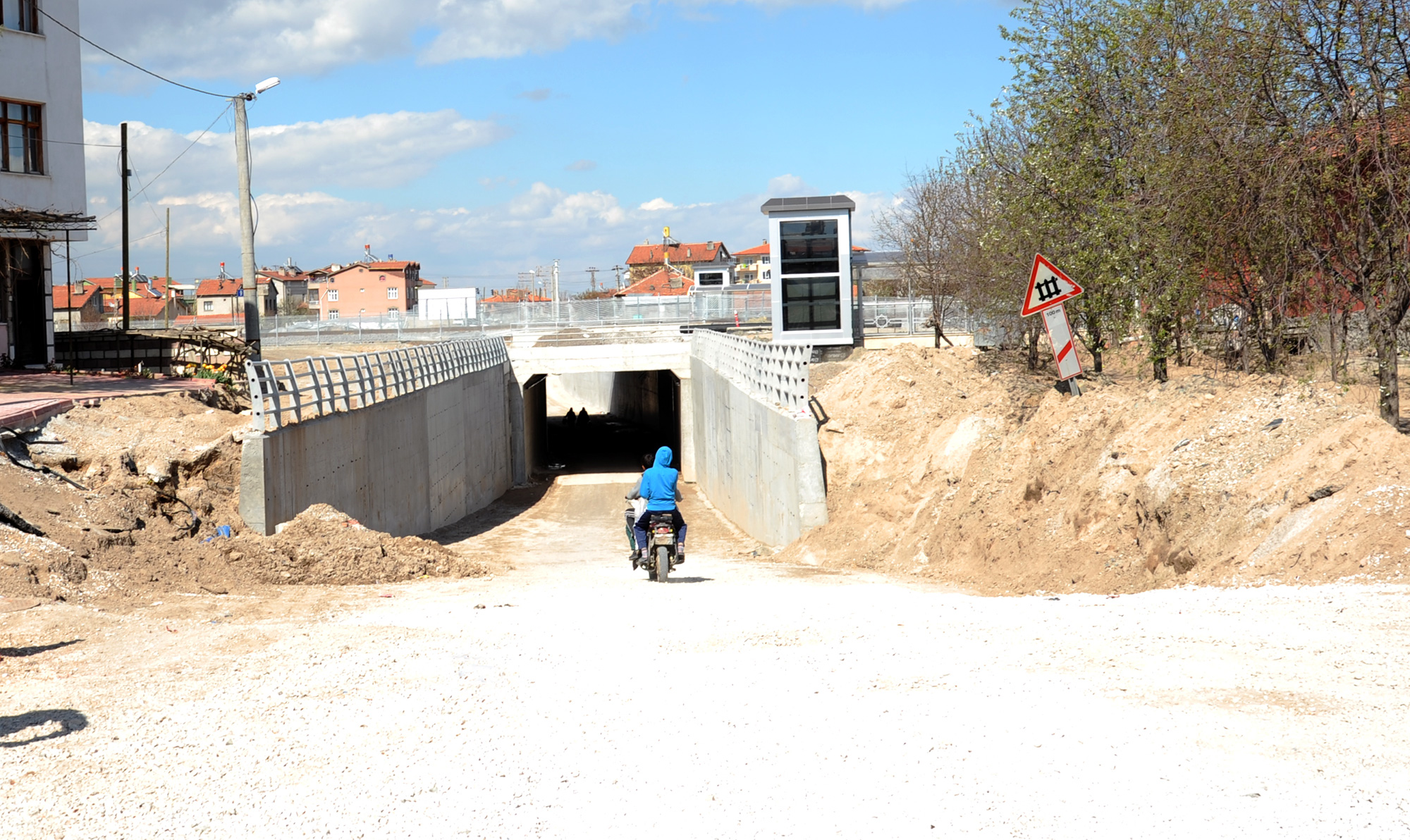 Hızlı Tren Hattına 4 Adet Araç Alt Geçidi Yapılıyor