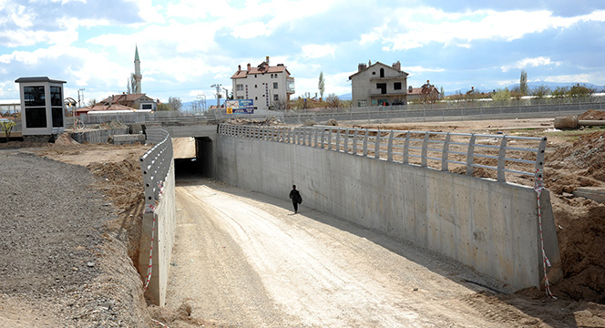Hızlı Tren Hattına 4 Adet Araç Alt Geçidi Yapılıyor