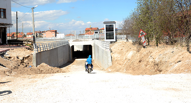 Hızlı Tren Hattına 4 Adet Araç Alt Geçidi Yapılıyor