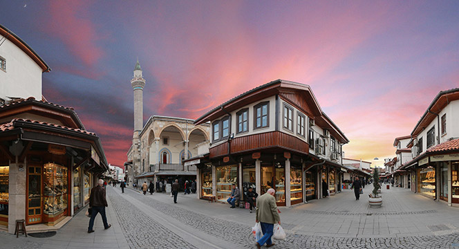 Bedesten'in Canlanması İçin Belediye-Esnaf İşbirliği