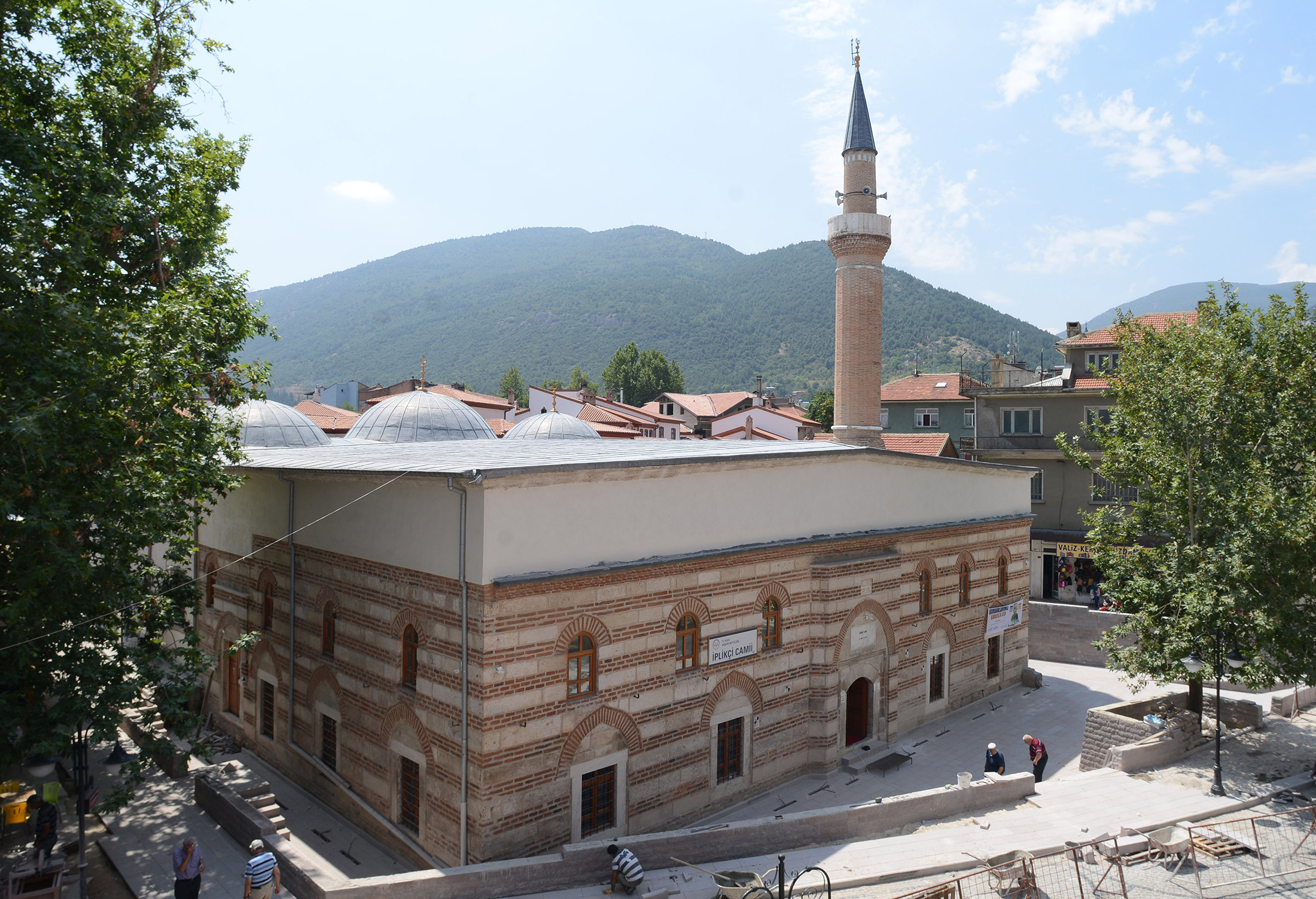Tarihi Camileri Gelecek Kuşaklara Aktarıyoruz
