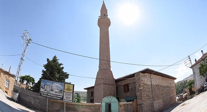 Tarihi Camileri Gelecek Kuşaklara Aktarıyoruz