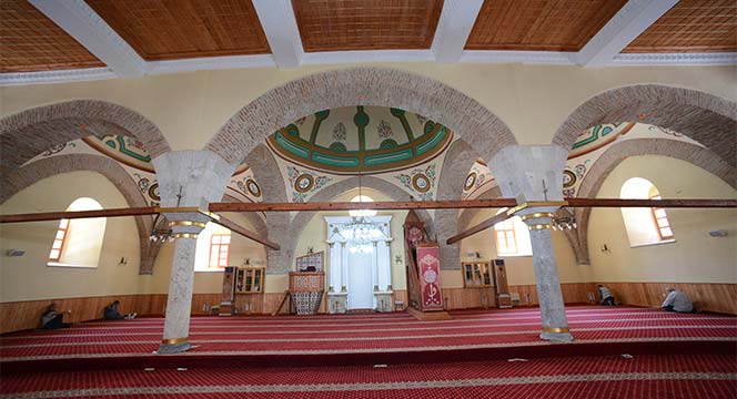 Tarihi Camileri Gelecek Kuşaklara Aktarıyoruz