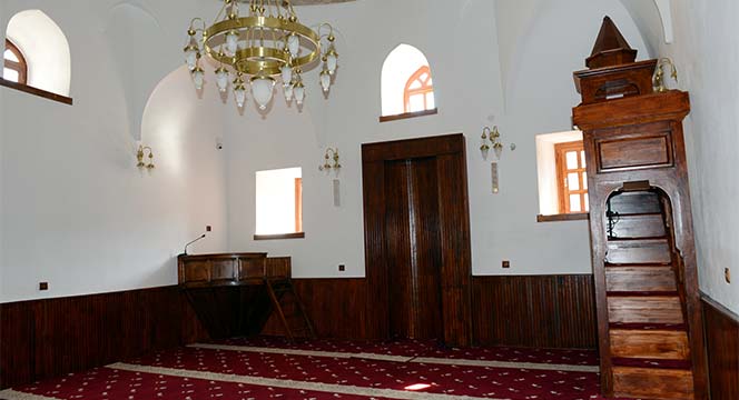 Tarihi Camileri Gelecek Kuşaklara Aktarıyoruz