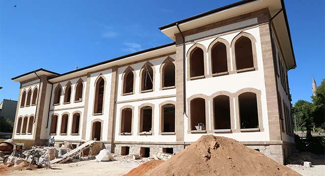 Gazi Mustafa Kemal İlkokulu Eski Günlerine Kavuşuyor