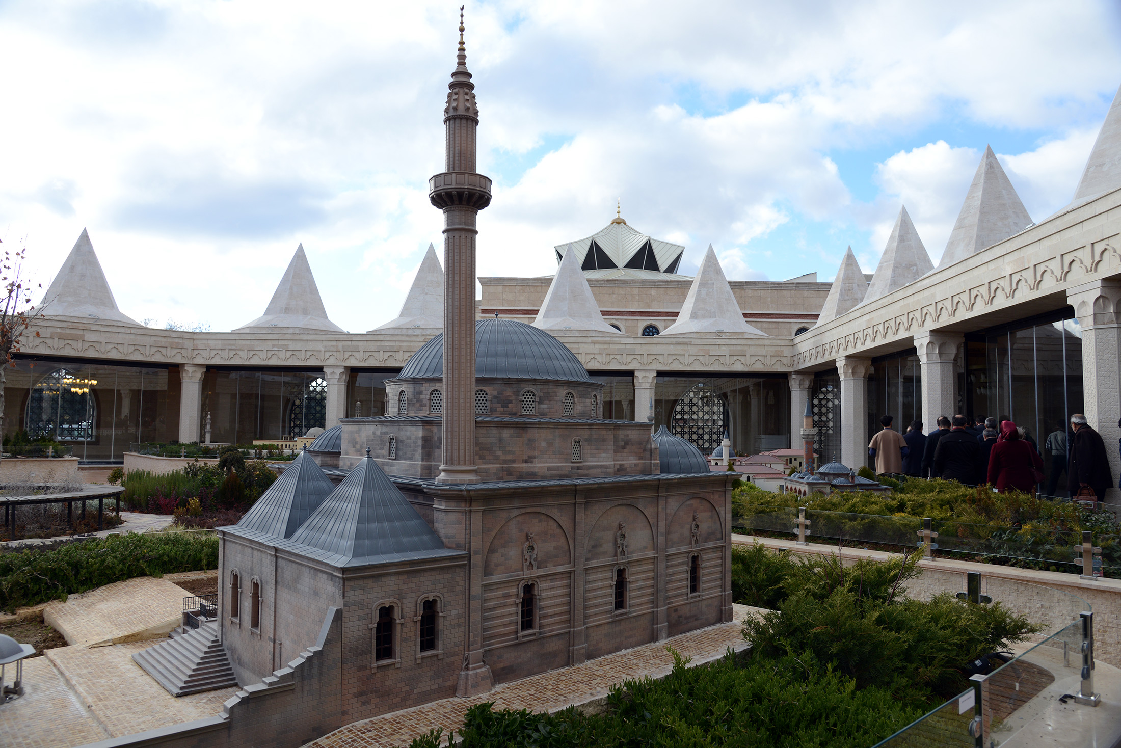 Büyükşehir'den Türk-İslam Kültürüne Hizmet Edecek Bir Yatırım Daha: İrfan Kültür Merkezi 