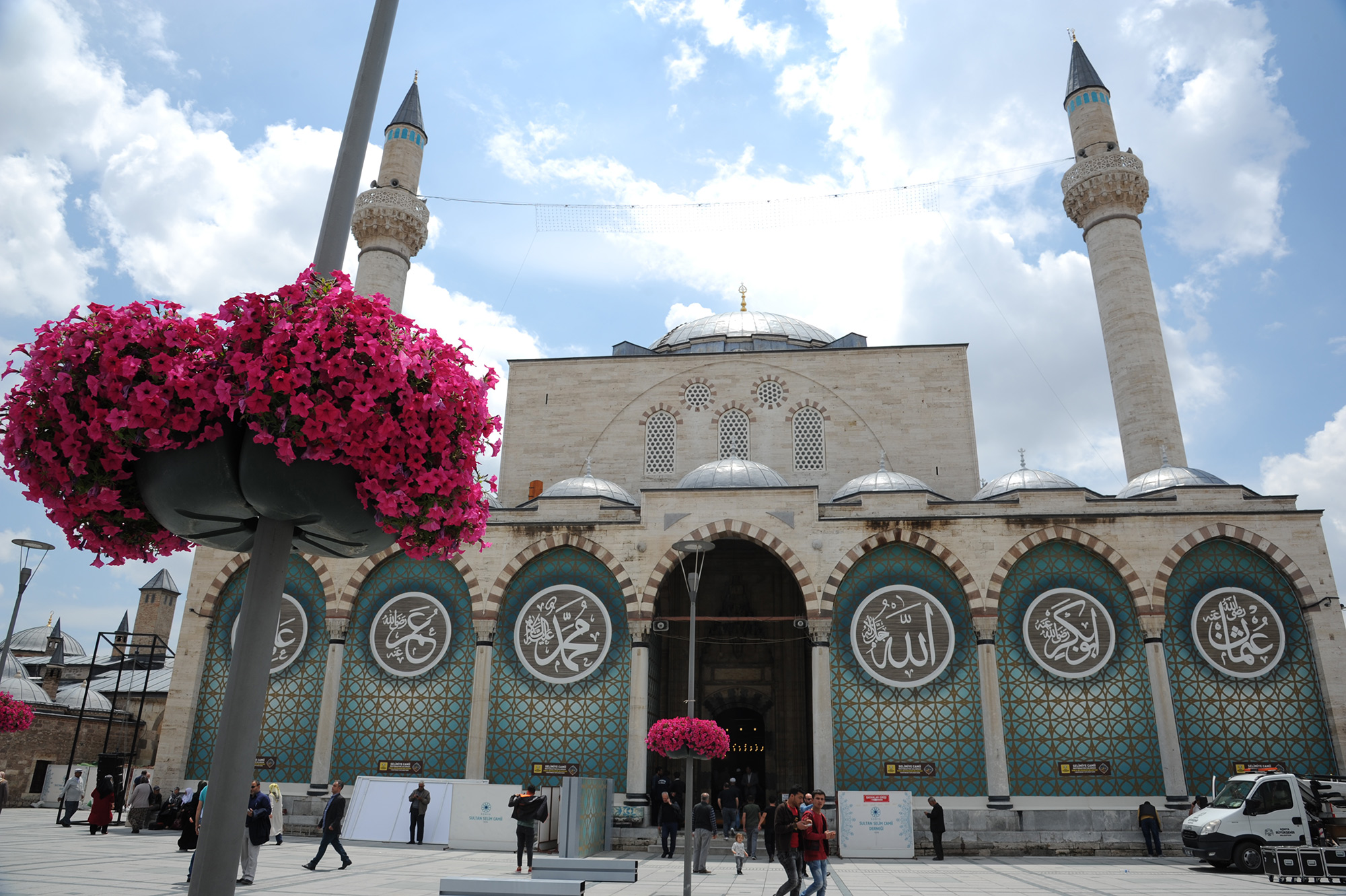 Tarihi Sultan Selim Camii Yeniden İbadete Açıldı