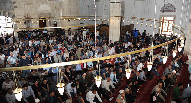 Tarihi Sultan Selim Camii Yeniden İbadete Açıldı
