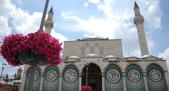 Tarihi Sultan Selim Camii Yeniden İbadete Açıldı